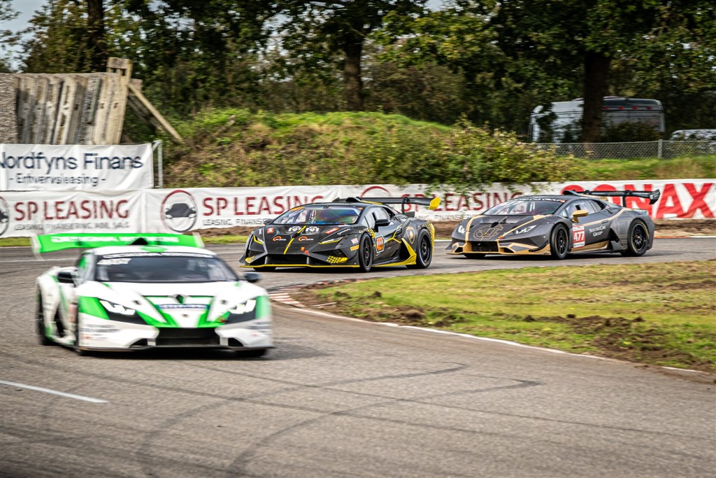 Det bliver vildt i Special Saloon Car til Grand Prix’et.
(Foto: Grippo)